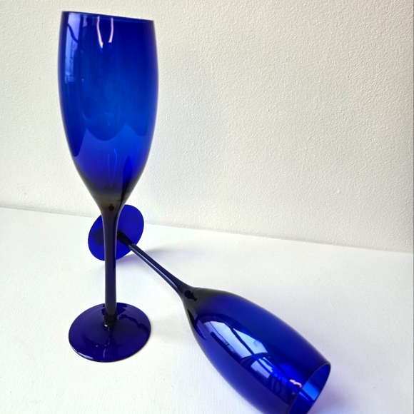 2 cobalt blue champagne glasses - Picture 2 of 3